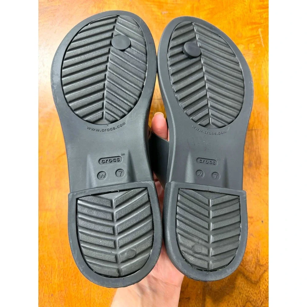 Crocs Serena Flip Flops Black Womens 7 Sandals T-Strap Flat 205468-060